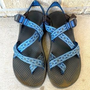 Chacos Womens size 8